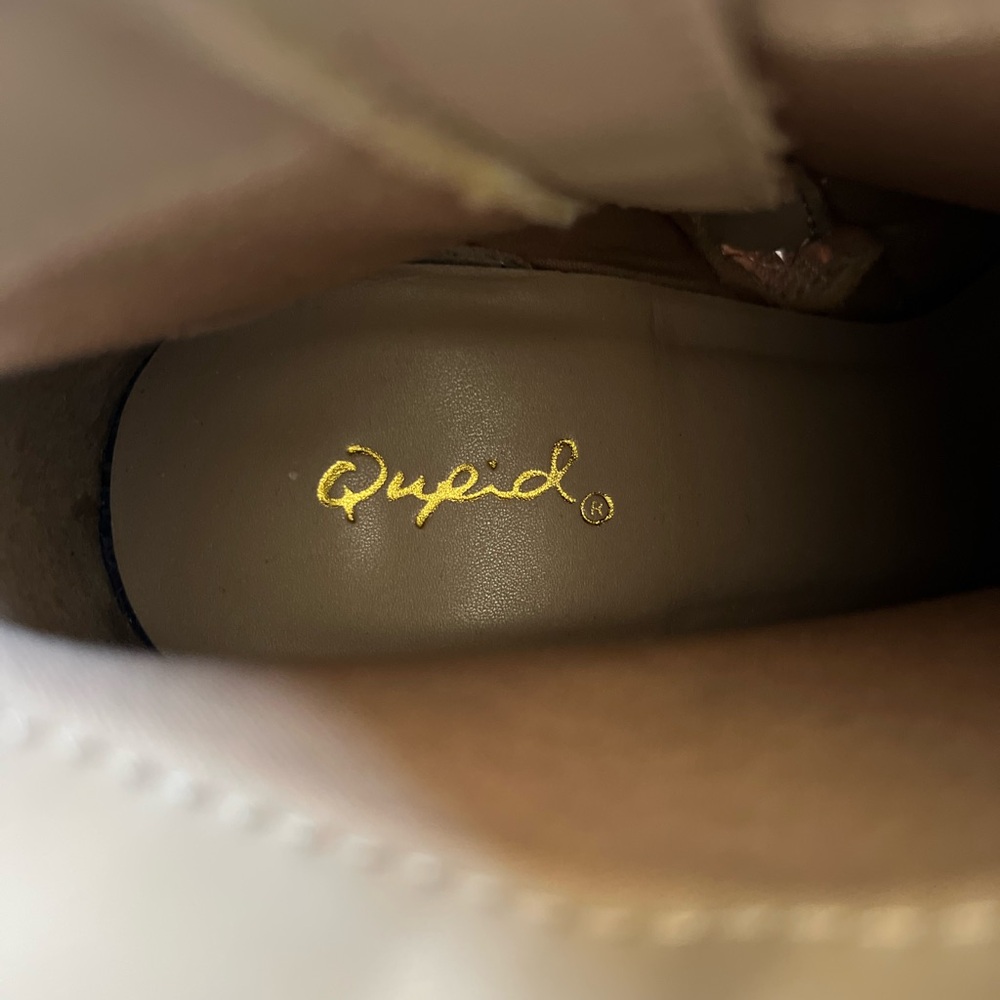 Qupid Women's Cream Shoes